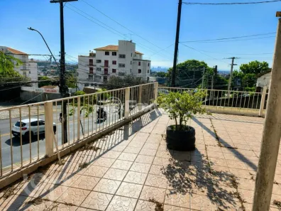 Casa com 3 Quartos à venda, 389m² no Vila Jardim, Porto Alegre
