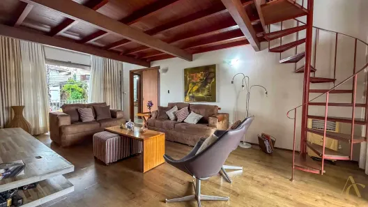 Casa com 3 Quartos para alugar, 250m² no Estreito, Florianópolis