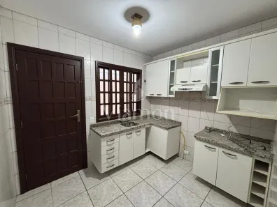 Sobrado com 3 Quartos à venda, 112m² no Orleans, Curitiba