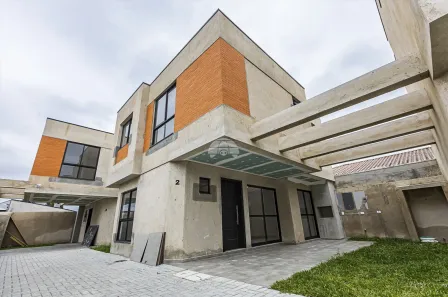 Sobrado com 3 Quartos à venda, 108m² no Uberaba, Curitiba