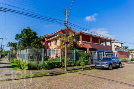 Casa com 4 Quartos à venda, 335m² no Espírito Santo, Porto Alegre