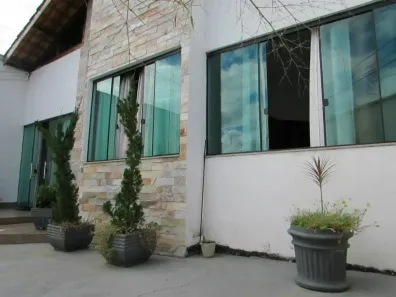 Casa com 5 Quartos à venda, 250m² no Ideal, Ipatinga
