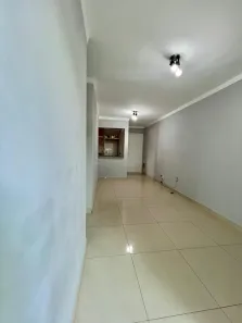 Apartamento com 3 Quartos para alugar, 63m² no Zona 07, Maringá