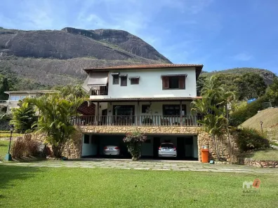 Casa com 4 Quartos à venda, 240m² no Samambaia, Petrópolis