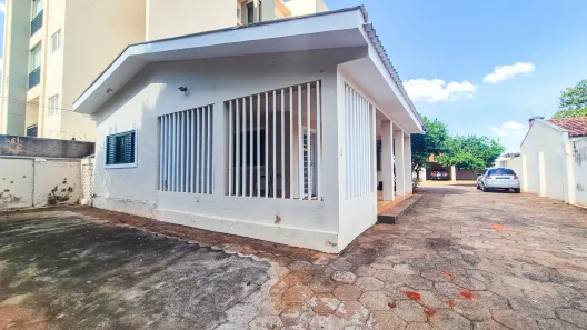 Casa com 3 Quartos à venda, 328m² no Vila Mendonça, Araçatuba