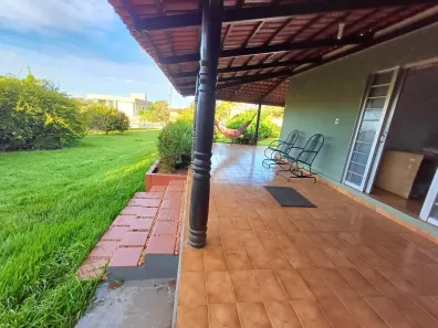 Casa de Condomínio com 3 Quartos à venda, 150m² no Condomínio Parque dos Cisnes, Goiânia