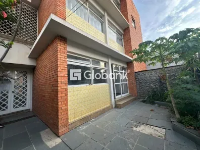 Imóvel Comercial com 5 Quartos para alugar, 240m² no Centro, Montes Claros