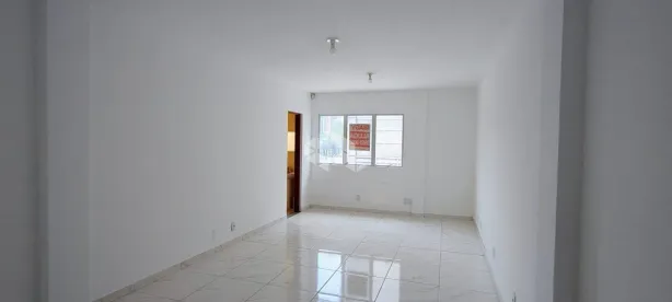 Sala Comercial à venda, 28m² no Kobrasol, São José