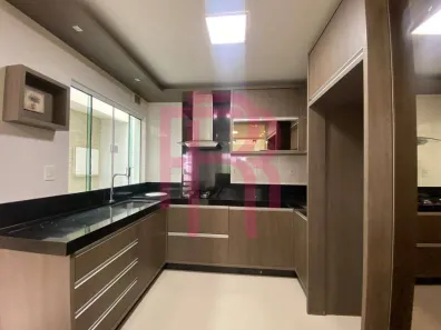 Sobrado com 3 Quartos para alugar, 125m² no Nova Esperança, Balneário Camboriú