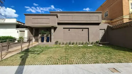 Casa com 3 Quartos para alugar, 220m² no Jardim Sumaré, Ribeirão Preto