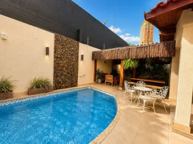 Sobrado com 3 Quartos à venda, 350m² no Jardim América, Goiânia
