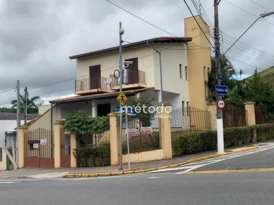 Sobrado com 3 Quartos à venda, 224m² no Centro, Guararema