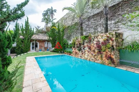 Casa com 4 Quartos à venda, 700m² no Jardim Leonor, São Paulo
