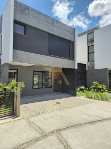 Sobrado com 3 Quartos à venda, 138m² no Ambrosio, Garopaba
