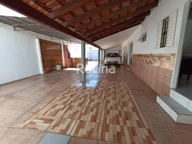 Casa com 2 Quartos à venda, 177m² no Bom Jesus, Uberlândia