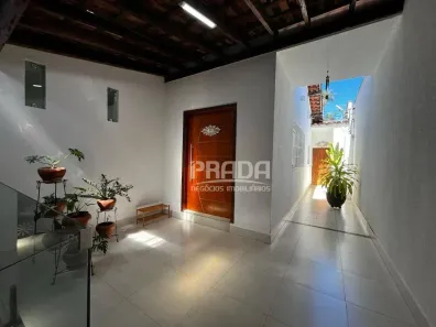 Casa com 3 Quartos à venda, 241m² no Cidade Jardim, Uberlândia