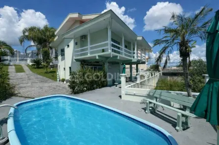 Casa com 4 Quartos para alugar, 210m² no Azambuja, Brusque