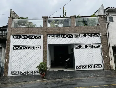 Sobrado com 4 Quartos à venda, 380m² no Arraial Paulista, Taboão da Serra