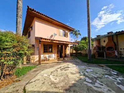 Casa de Condomínio com 3 Quartos para alugar, 230m² no São Paulo II, Cotia