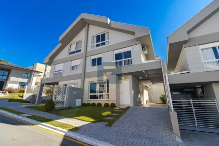 Casa de Condomínio com 4 Quartos para alugar, 140m² no Atuba, Curitiba