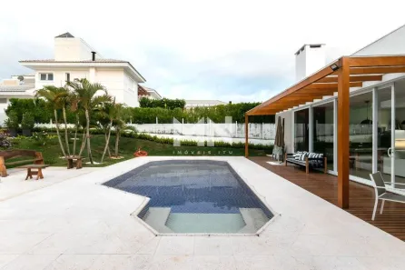 Casa de Condomínio com 5 Quartos à venda, 660m² no Parque Village Castelo, Itu