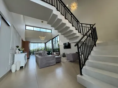Casa com 4 Quartos à venda, 280m² no Granja Marileusa, Uberlândia