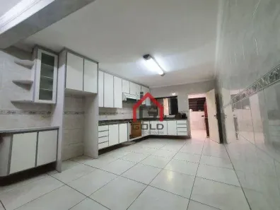 Sobrado com 3 Quartos à venda, 174m² no Parque Jaçatuba, Santo André