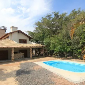 Casa com 3 Quartos à venda, 250m² no Centro, Tapes