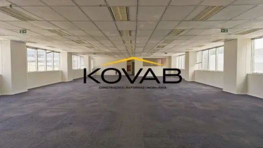 Sala Comercial para alugar, 457m² no Vila Gertrudes, São Paulo
