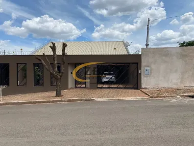 Casa com 3 Quartos à venda, 250m² no Coliseu, Londrina