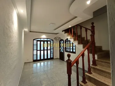 Sobrado com 3 Quartos à venda, 196m² no Jardim Dulce, Poá