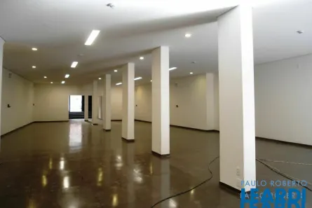 Ponto Comercial para alugar, 230m² no Sé, São Paulo