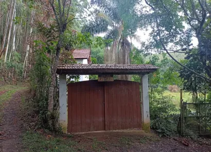 Fazenda/Sítio com 3 Quartos à venda, 1500m² no Centro, Biritiba Mirim