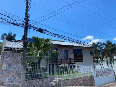 Casa com 3 Quartos à venda, 166m² no Trindade, Florianópolis
