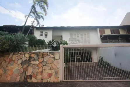 Casa com 3 Quartos para alugar, 247m² no Chácara das Pedras, Porto Alegre