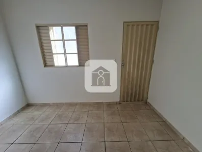 Casa com 1 Quarto para alugar, 60m² no Planalto, Uberlândia