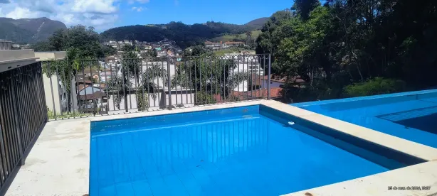 Casa de Condomínio com 5 Quartos para alugar, 270m² no Valparaíso, Petrópolis