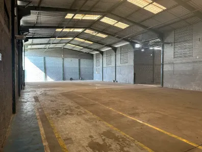 Galpão/Depósito/Armazém para alugar, 1800m² no , Simões Filho