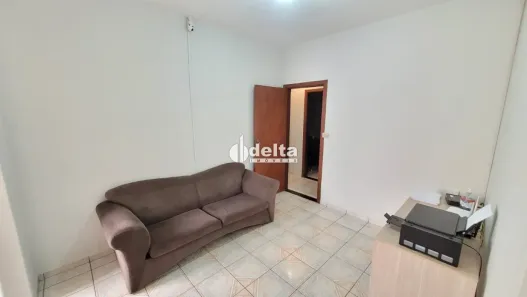 Ponto Comercial com 4 Quartos à venda, 597m² no Santa Mônica, Uberlândia