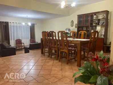 Casa com 3 Quartos à venda, 300m² no Jardim Paulista, Ourinhos