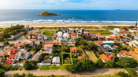 Lote/Terreno à venda, 250m² no Centro, Imbituba