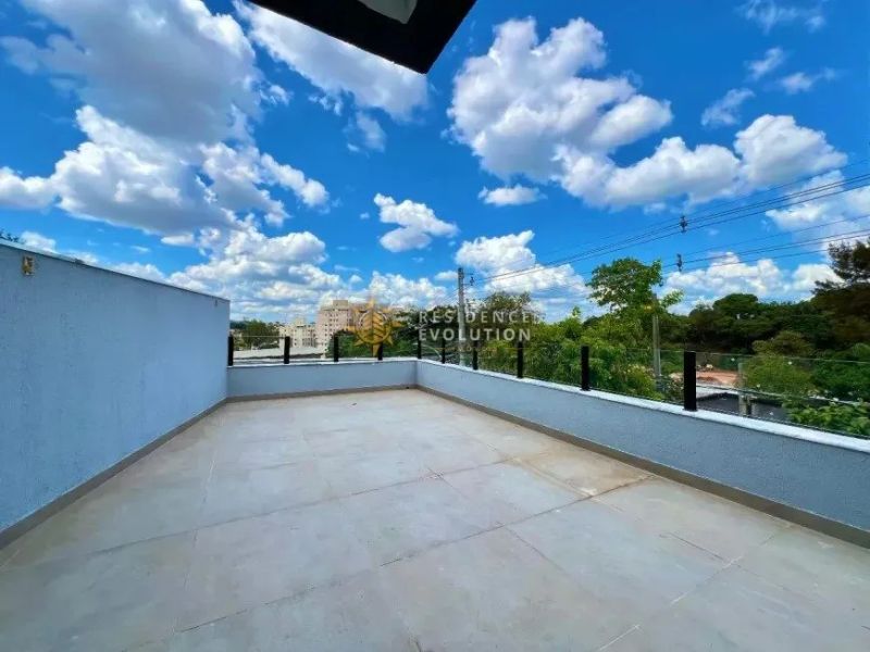 Casa com 3 quartos — Planalto, Belo Horizonte