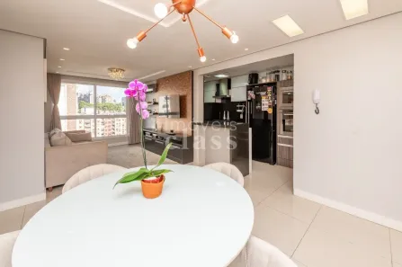 Apartamento com 2 Quartos à venda, 75m² no Passo da Areia, Porto Alegre