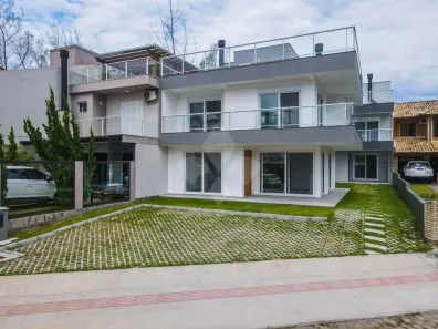 Sobrado com 3 Quartos à venda, 153m² no Morrinhos, Garopaba
