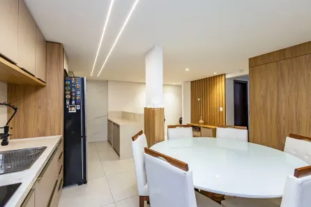 Sobrado com 4 Quartos à venda, 175m² no Capão Raso, Curitiba