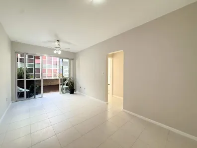 Apartamento com 2 Quartos para alugar, 80m² no Centro, Florianópolis