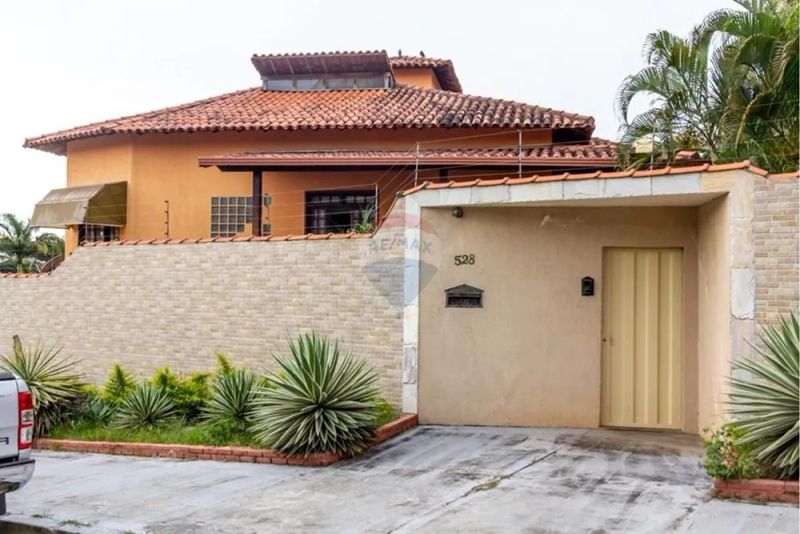 Casa com 4 quartos — Santa Amélia, Belo Horizonte