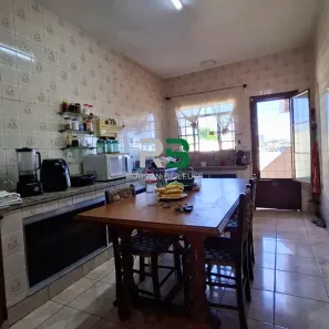 Casa com 3 Quartos à venda, 275m² no Jardim Presidente, Londrina