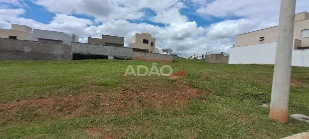 Lote/Terreno à venda, 250m² no Jardins Capri, Senador Canedo