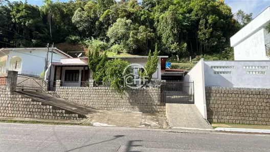Casa com 3 Quartos para alugar, 150m² no Primeiro de Maio, Brusque